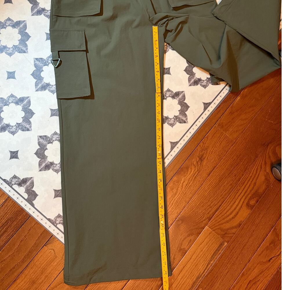 Fabletics Wide Leg Utility Pants in Olive Green Size XL - Picture 8 of 12
